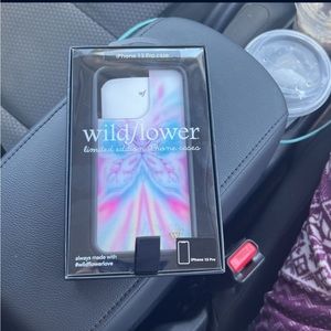 Wildflower butterfly aura case iPhone 13 Pro